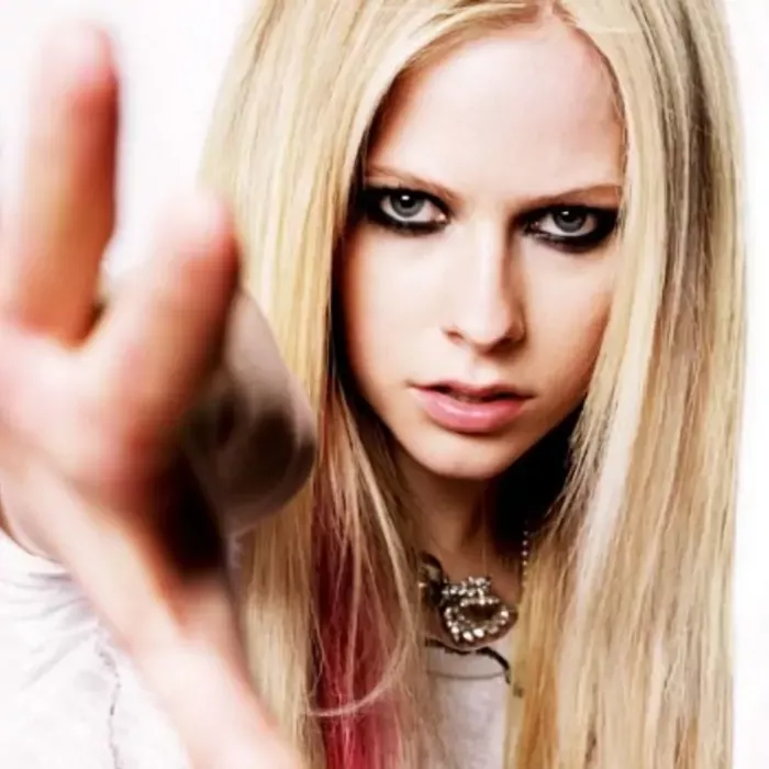 Spoilers, teoria e curiosidades sobre a cantora do mundo pop rock Avril Lavigne!