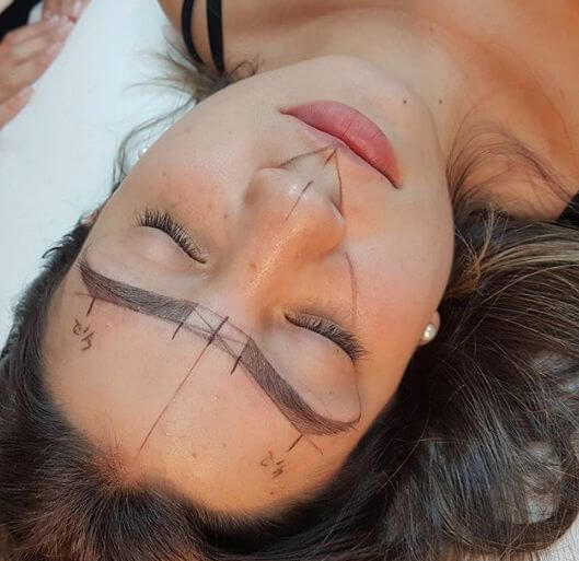 Primeiro desenho Micropigmentação de Sobrencelhas Amanda Alves