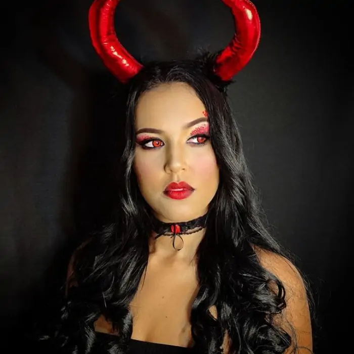 Maquiagem de Halloween: Diabinha