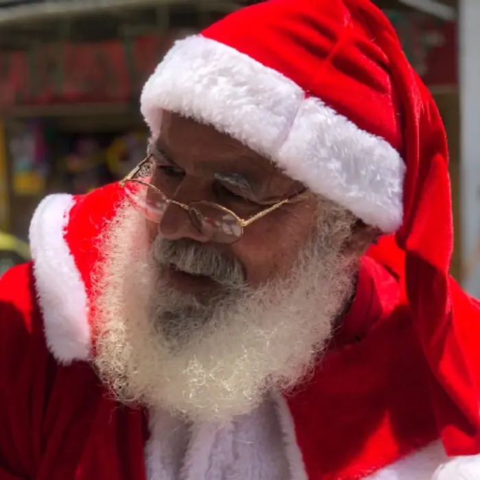 Papai Noel está nos bairros de Juiz de Fora