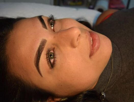 Micropigmentação de Sobrencelhas na modelo Gabriela Baumgratz